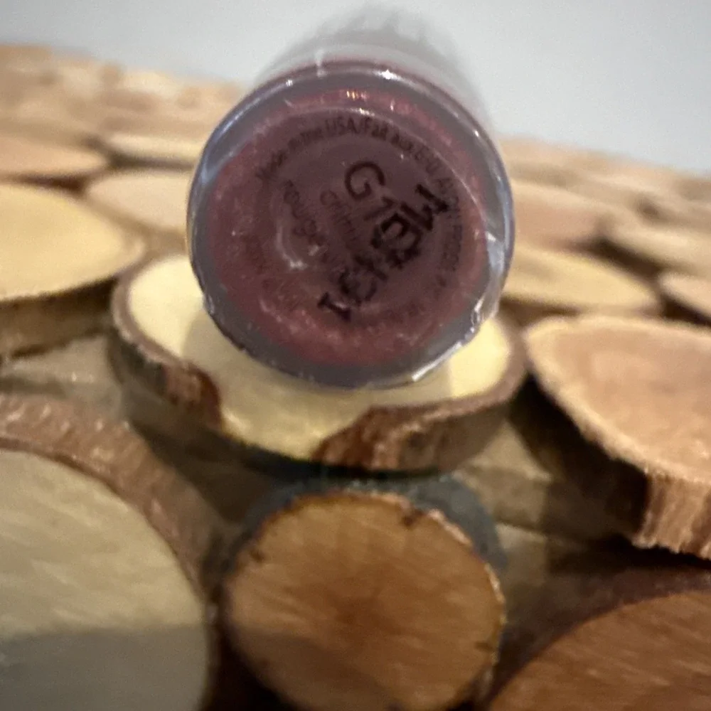 Avon Glazewear Intense Liquid Lip Gloss Crimson G104 Sealed